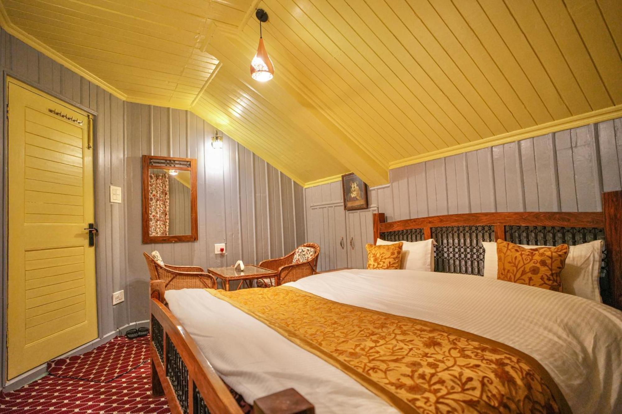 Hotel Little Silver Пахалгам Экстерьер фото