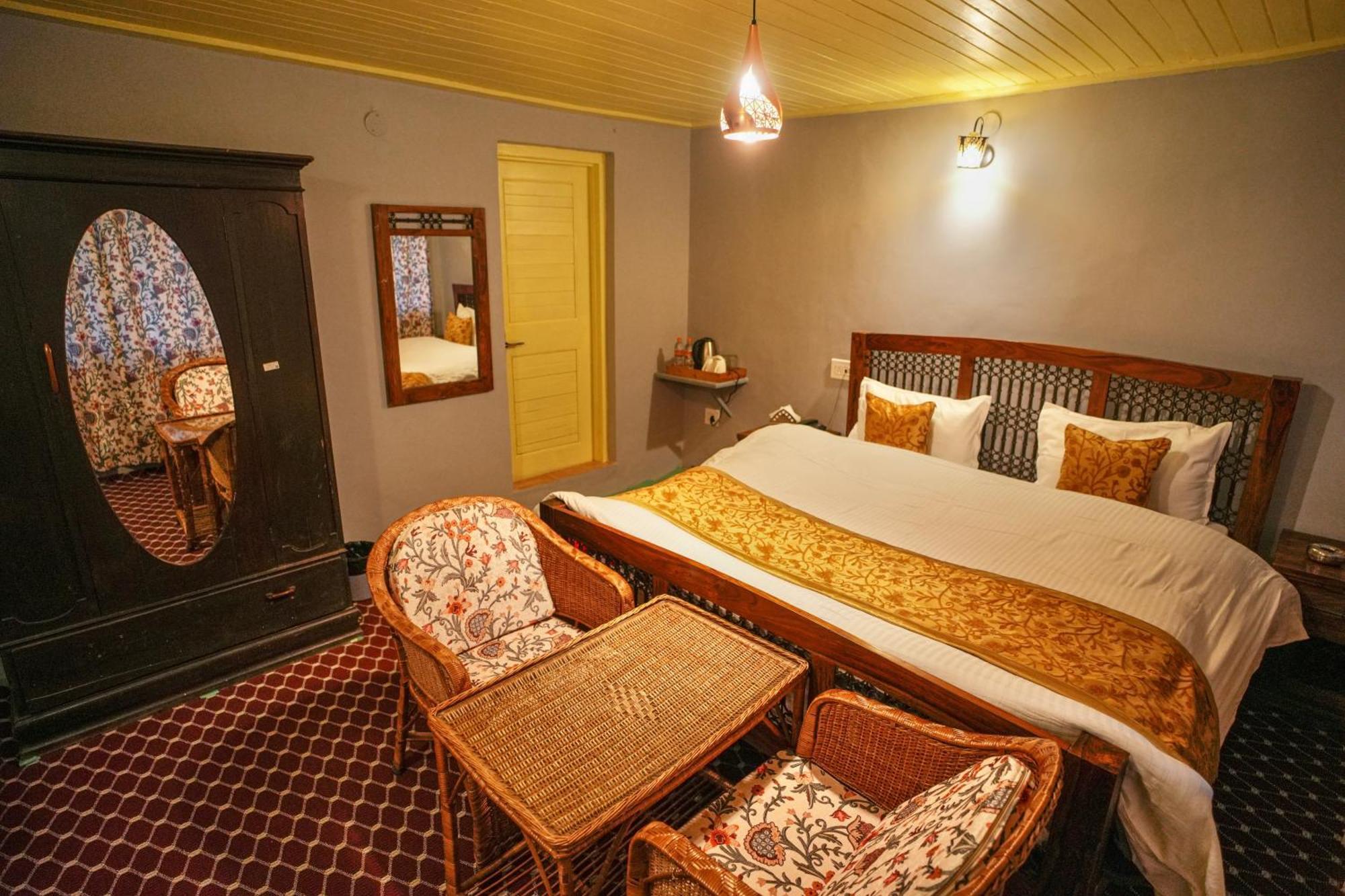 Hotel Little Silver Пахалгам Экстерьер фото