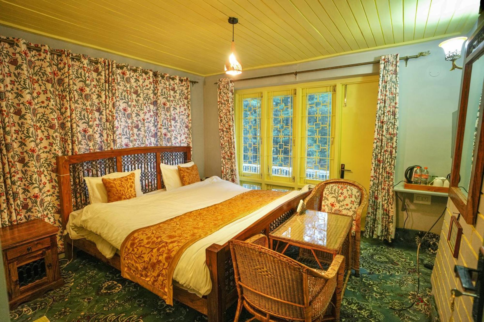 Hotel Little Silver Пахалгам Экстерьер фото